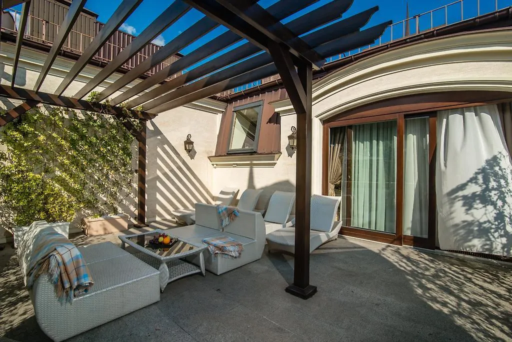 Villa Elena Hotel & Residences-1
